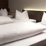 Gio Ξενοδοχείο 4*