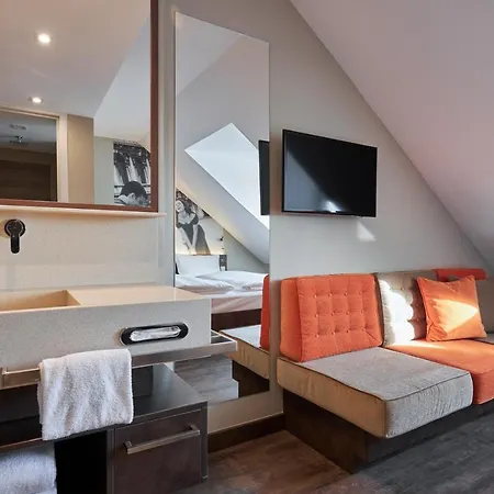 Gio Hotel 4*