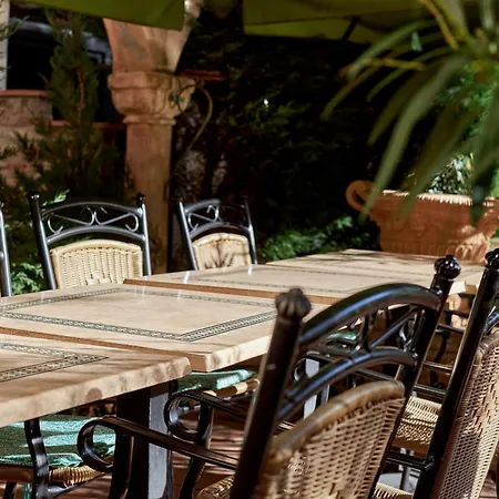Отель Gio 4*